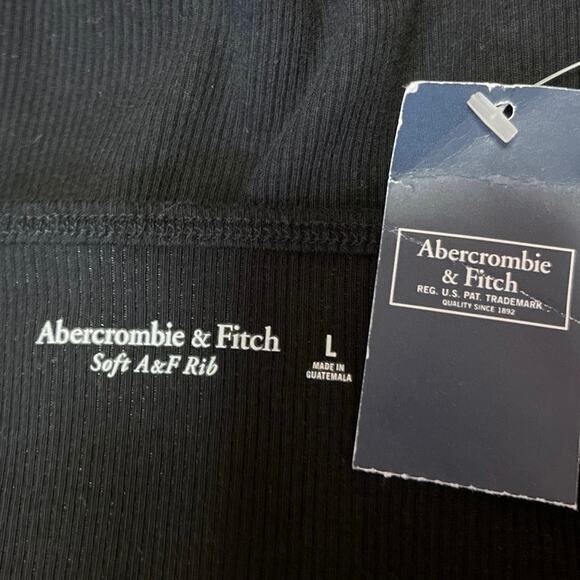 NEW Abercrombie & Fitch Black Rib Knit Short Sleeve Cutout Crop Blouse Top Sz L - Picture 4 of 5